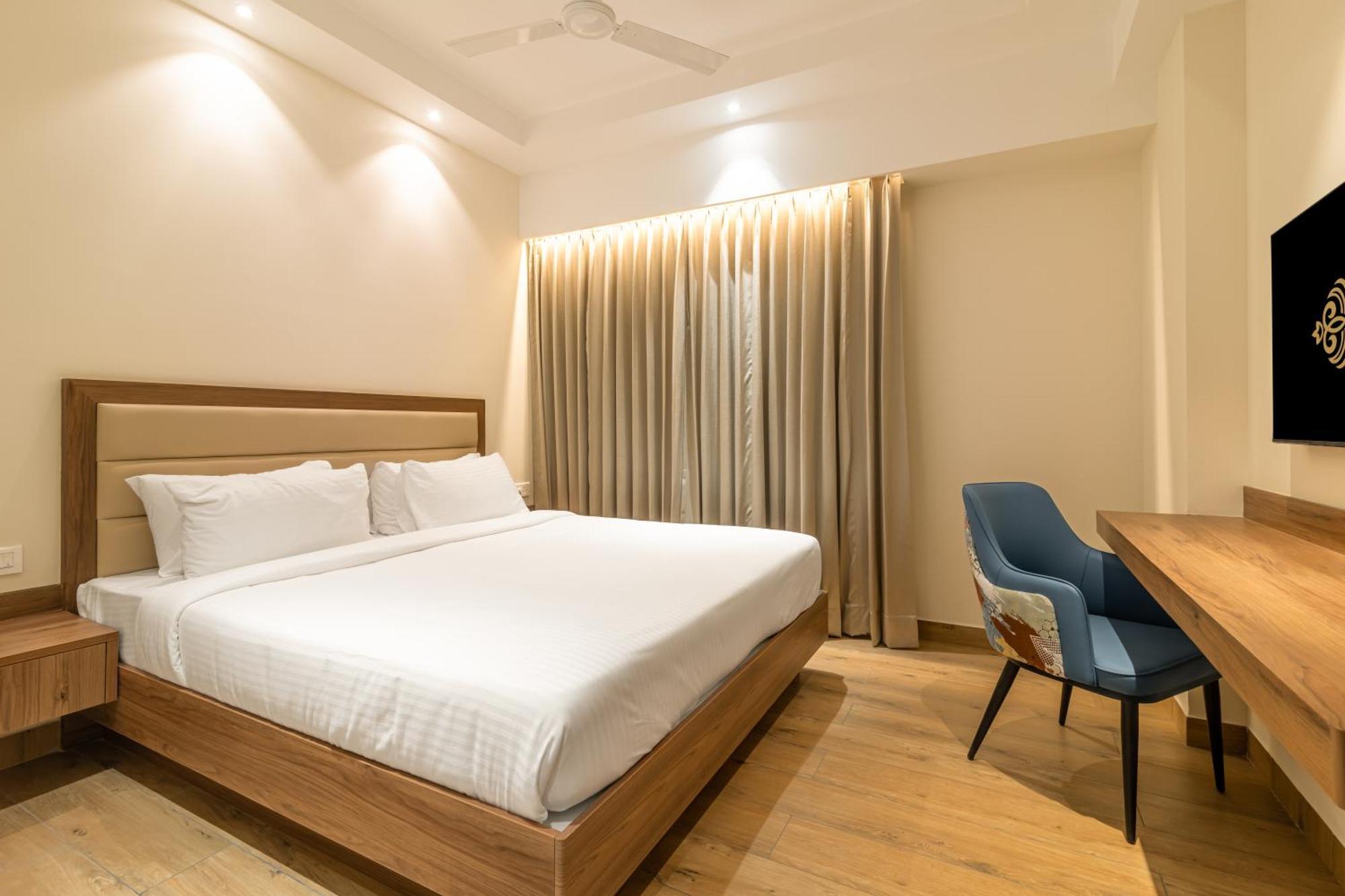 Royal Embassy Hotel Erode Exterior photo