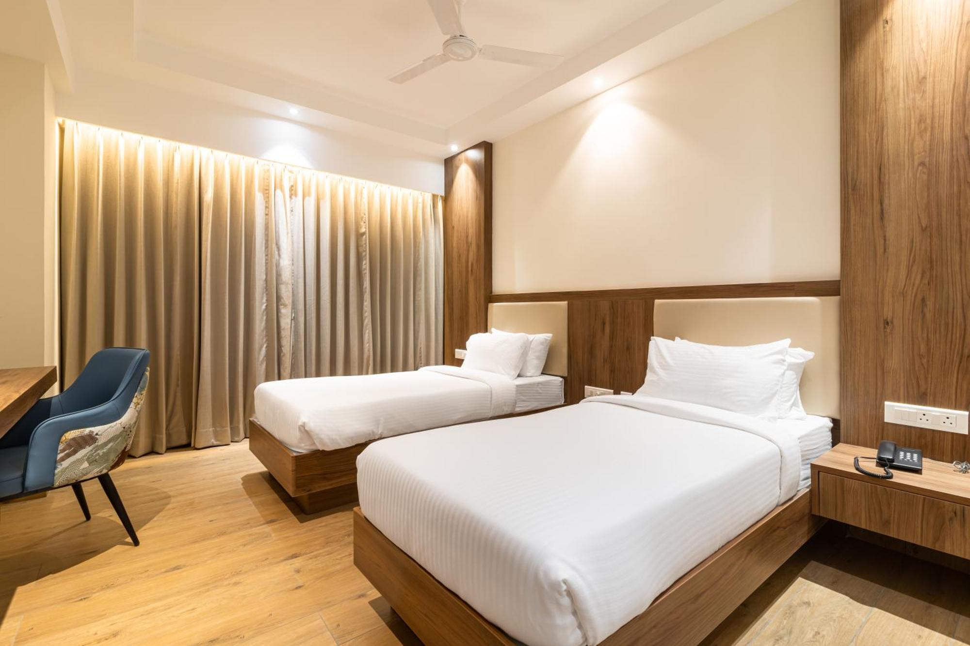 Royal Embassy Hotel Erode Exterior photo