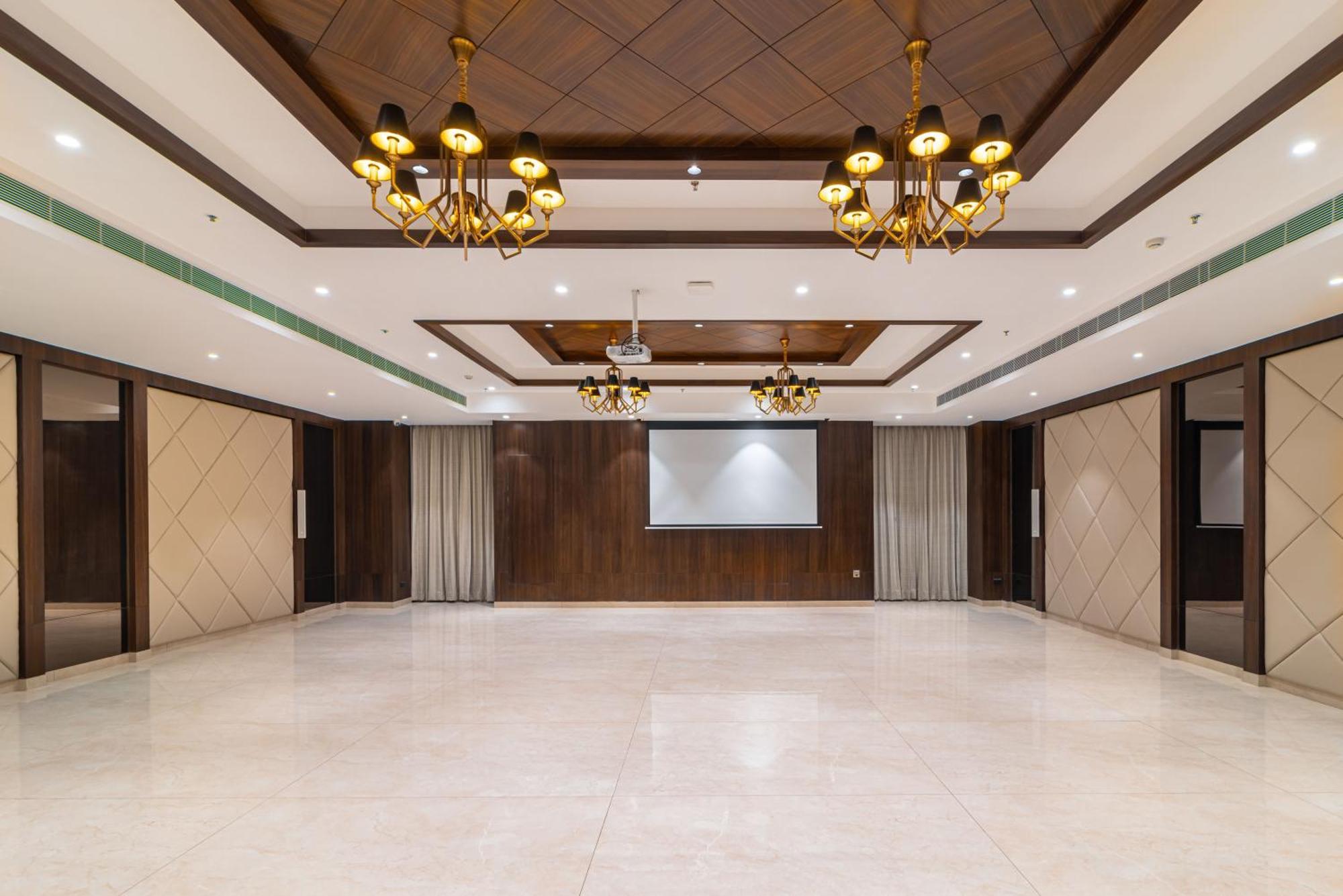 Royal Embassy Hotel Erode Exterior photo